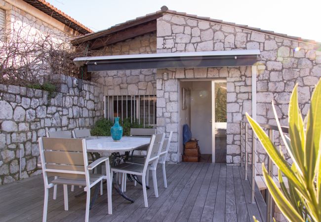 Villa in Cannes - Charming sea view villa in private estate in Cannes Villa in Cannes - Charming sea view villa in private estate in Cannes