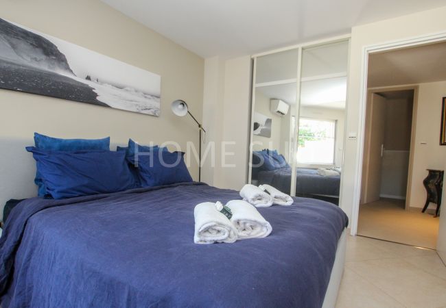 Villa in Cannes - Charming sea view villa in private estate in Cannes Villa in Cannes - Charming sea view villa in private estate in Cannes