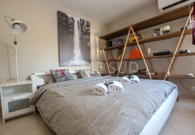 Villa in Cannes - Charming sea view villa in private estate in Cannes Villa in Cannes - Charming sea view villa in private estate in Cannes