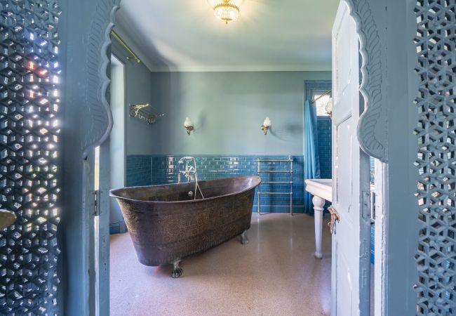 Villa in Cannes - Provencal Palace 500m from the sea - private pool Villa in Cannes - Provencal Palace 500m from the sea - private pool