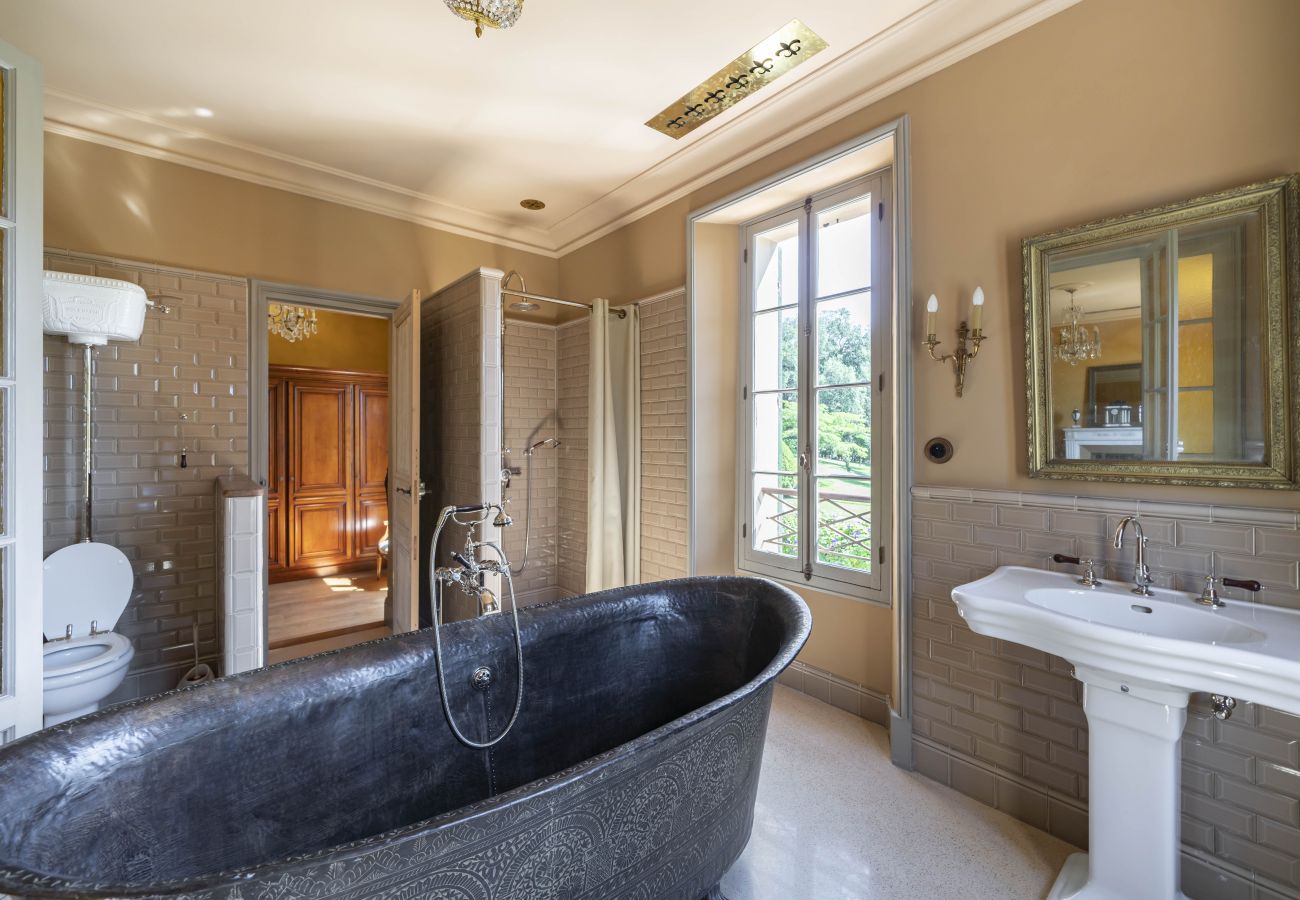 Villa in Cannes - Provencal Palace 500m from the sea - private pool Villa in Cannes - Provencal Palace 500m from the sea - private pool