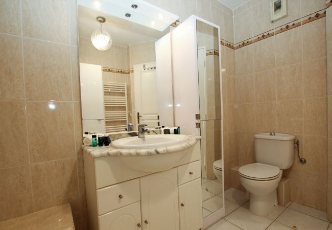 Apartment in Mandelieu-la-Napoule - 2 bedroom flat in a private residence with pool Apartment in Mandelieu-la-Napoule - 2 bedroom flat in a private residence with pool