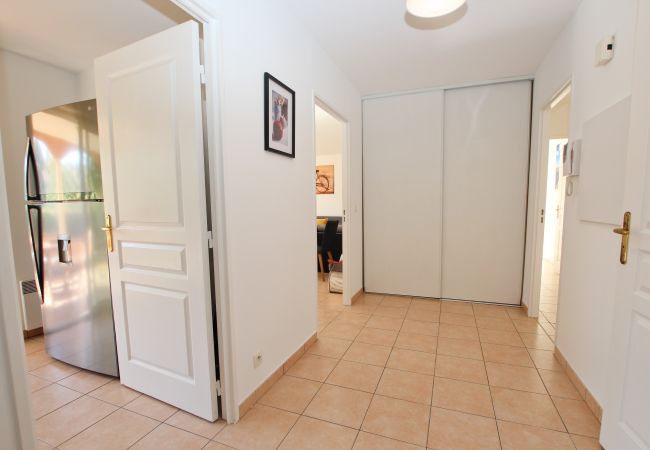 Apartment in Mandelieu-la-Napoule - 2 bedroom flat in a private residence with pool Apartment in Mandelieu-la-Napoule - 2 bedroom flat in a private residence with pool