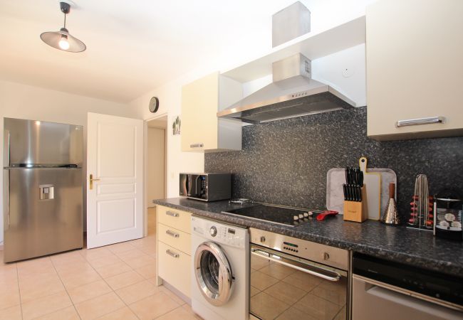 Apartment in Mandelieu-la-Napoule - 2 bedroom flat in a private residence with pool Apartment in Mandelieu-la-Napoule - 2 bedroom flat in a private residence with pool