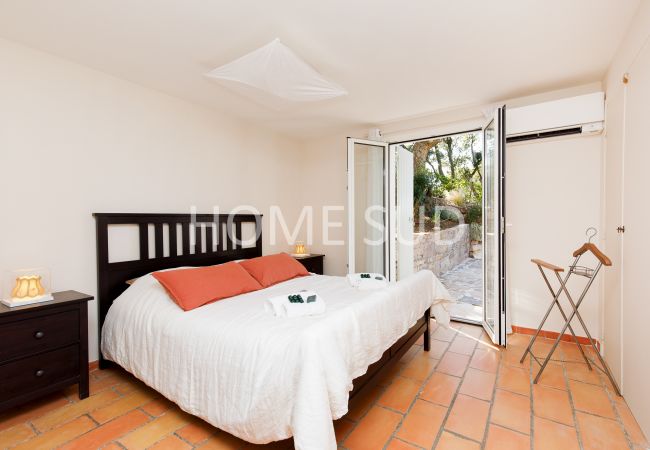 Villa in Saint-Jean-de-l'Esterel - Splendid sea view villa nestled in the heart of a secure domain in full greenery Villa in Saint-Jean-de-l'Esterel - Splendid sea view villa nestled in the heart of a secure domain in full greenery