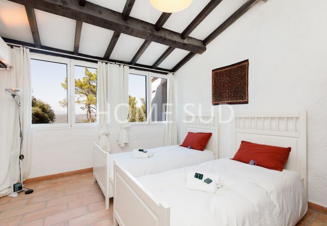 Villa in Saint-Jean-de-l'Esterel - Splendid sea view villa nestled in the heart of a secure domain in full greenery Villa in Saint-Jean-de-l'Esterel - Splendid sea view villa nestled in the heart of a secure domain in full greenery