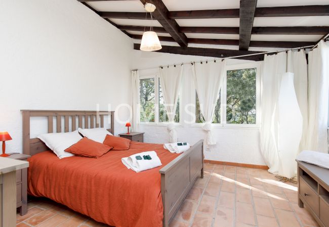 Villa in Saint-Jean-de-l'Esterel - Splendid sea view villa nestled in the heart of a secure domain in full greenery Villa in Saint-Jean-de-l'Esterel - Splendid sea view villa nestled in the heart of a secure domain in full greenery
