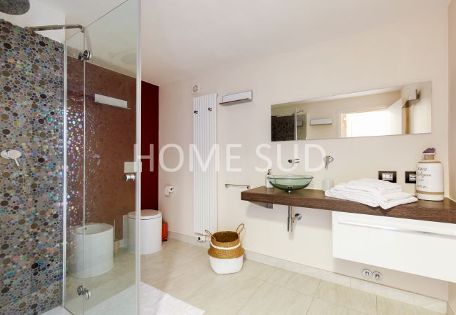 Villa in Saint-Jean-de-l'Esterel - Splendid sea view villa nestled in the heart of a secure domain in full greenery Villa in Saint-Jean-de-l'Esterel - Splendid sea view villa nestled in the heart of a secure domain in full greenery