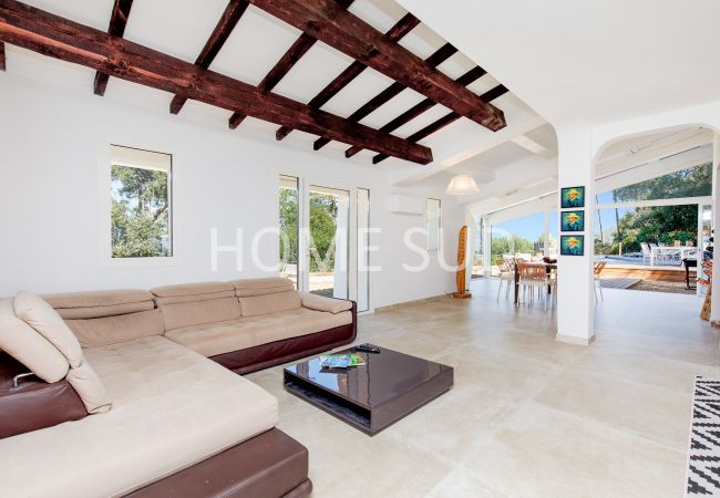 Villa in Saint-Jean-de-l'Esterel - Splendid sea view villa nestled in the heart of a secure domain in full greenery Villa in Saint-Jean-de-l'Esterel - Splendid sea view villa nestled in the heart of a secure domain in full greenery