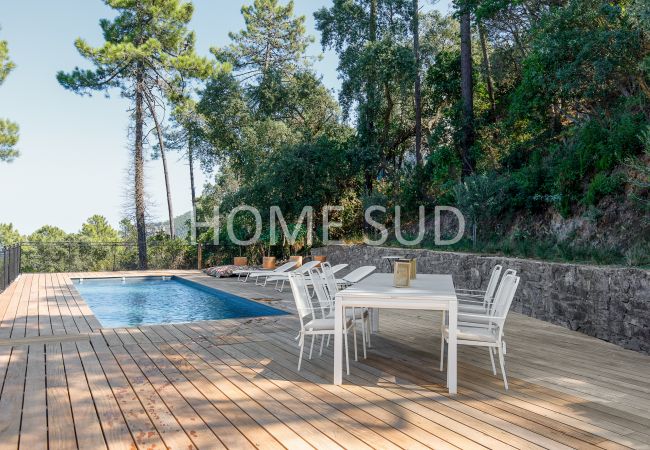 Villa in Saint-Jean-de-l'Esterel - Splendid sea view villa nestled in the heart of a secure domain in full greenery Villa in Saint-Jean-de-l'Esterel - Splendid sea view villa nestled in the heart of a secure domain in full greenery
