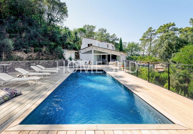 Villa in Saint-Jean-de-l'Esterel - Splendid sea view villa nestled in the heart of a secure domain in full greenery Villa in Saint-Jean-de-l'Esterel - Splendid sea view villa nestled in the heart of a secure domain in full greenery
