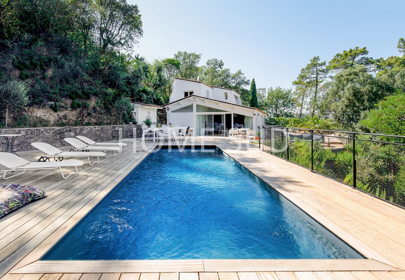 Villa in Saint-Jean-de-l'Esterel - Splendid sea view villa nestled in the heart of a secure domain in full greenery