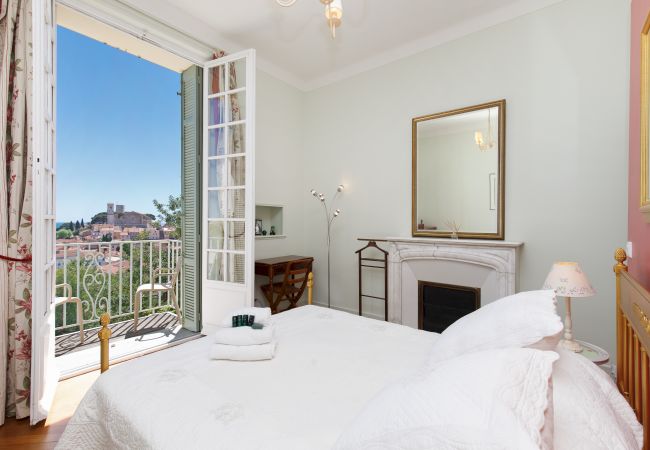 Villa in Cannes - Exceptional villa in the heart of Cannes with amazing panoramic sea view Villa in Cannes - Exceptional villa in the heart of Cannes with amazing panoramic sea view