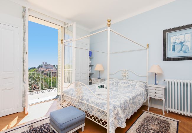 Villa in Cannes - Exceptional villa in the heart of Cannes with amazing panoramic sea view Villa in Cannes - Exceptional villa in the heart of Cannes with amazing panoramic sea view