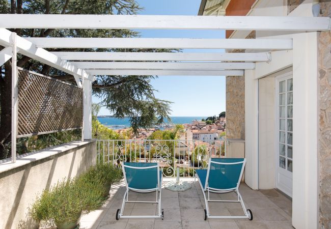 Villa in Cannes - Exceptional villa in the heart of Cannes with amazing panoramic sea view Villa in Cannes - Exceptional villa in the heart of Cannes with amazing panoramic sea view