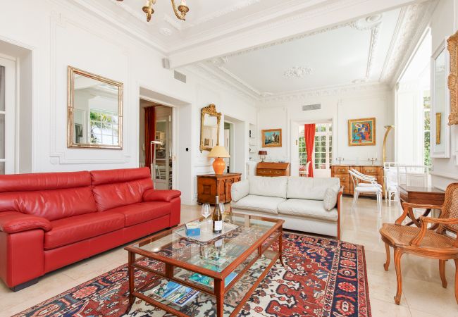 Villa in Cannes - Exceptional villa in the heart of Cannes with amazing panoramic sea view Villa in Cannes - Exceptional villa in the heart of Cannes with amazing panoramic sea view