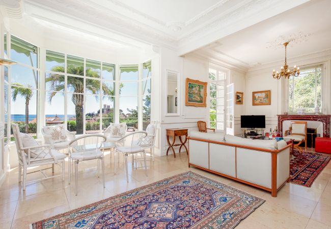 Villa in Cannes - Exceptional villa in the heart of Cannes with amazing panoramic sea view Villa in Cannes - Exceptional villa in the heart of Cannes with amazing panoramic sea view