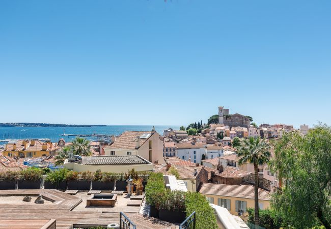 Villa in Cannes - Exceptional villa in the heart of Cannes with amazing panoramic sea view Villa in Cannes - Exceptional villa in the heart of Cannes with amazing panoramic sea view