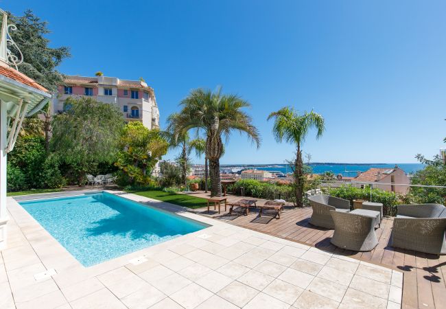 Villa in Cannes - Exceptional villa in the heart of Cannes with amazing panoramic sea view Villa in Cannes - Exceptional villa in the heart of Cannes with amazing panoramic sea view