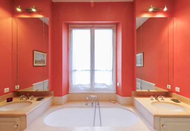 Villa in Cannes - Exceptional villa in the heart of Cannes with amazing panoramic sea view Villa in Cannes - Exceptional villa in the heart of Cannes with amazing panoramic sea view