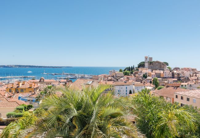 Villa in Cannes - Exceptional villa in the heart of Cannes with amazing panoramic sea view Villa in Cannes - Exceptional villa in the heart of Cannes with amazing panoramic sea view