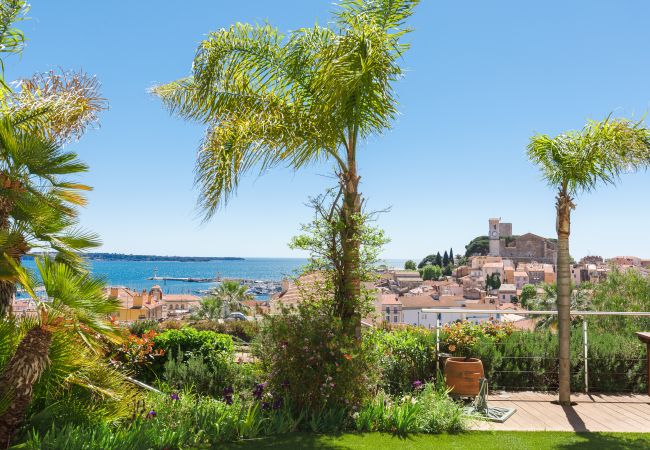 Villa in Cannes - Exceptional villa in the heart of Cannes with amazing panoramic sea view Villa in Cannes - Exceptional villa in the heart of Cannes with amazing panoramic sea view