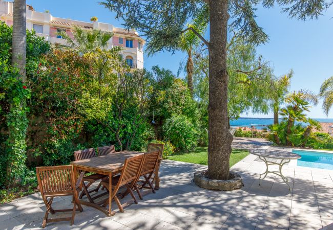 Villa in Cannes - Exceptional villa in the heart of Cannes with amazing panoramic sea view Villa in Cannes - Exceptional villa in the heart of Cannes with amazing panoramic sea view